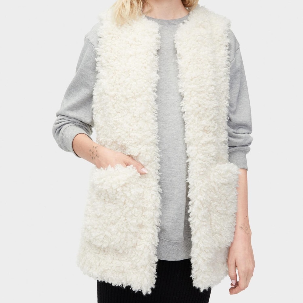 UGG Faux Fur vest 💫